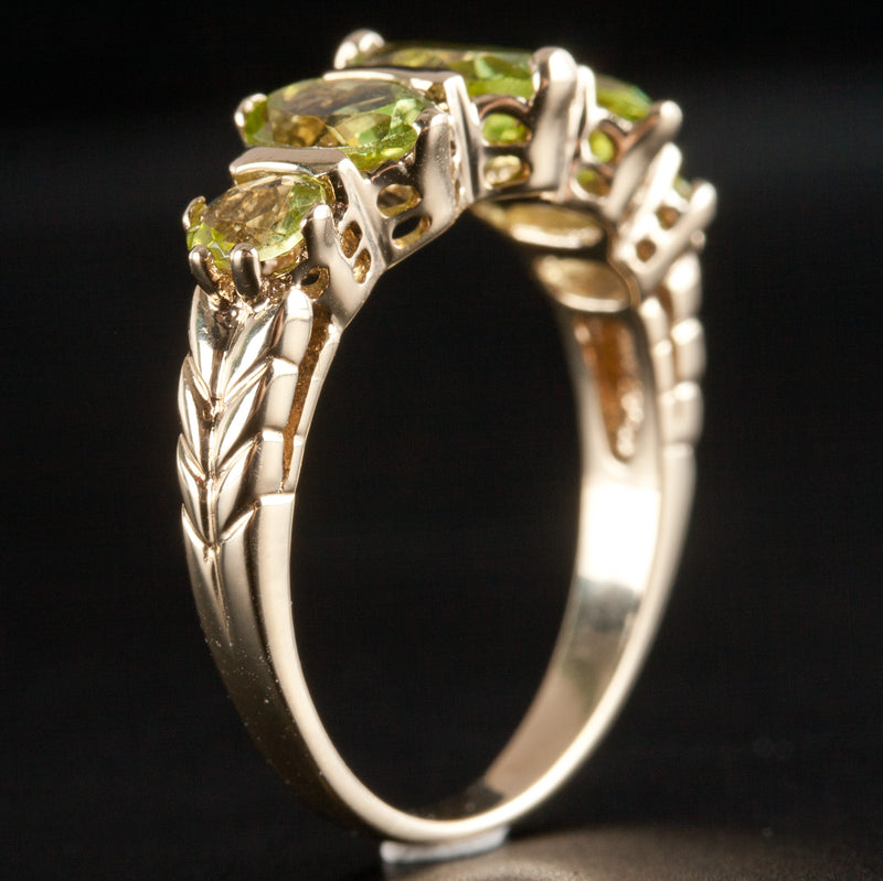10k Yellow Gold Oval Peridot Graduated Cocktail Ring 2.34ctw 3.35g