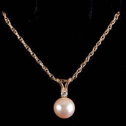 14k Yellow Gold Cultured Round Pearl Diamond Necklace W/ 18" Chain .02ct 1.45g