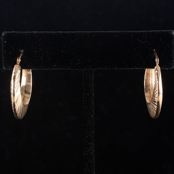 14k Yellow Gold Hollow Hoop Etched Style Earrings W/ Saddlebacks 2.74g