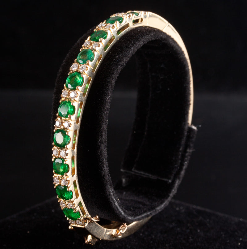 18k Yellow Gold Round Emerald Diamond Hinged Bangle Bracelet 3.35ctw 27.5g