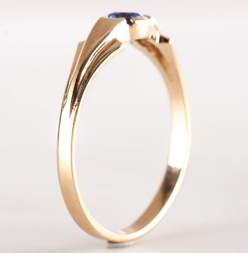18k Yellow Gold Round AA Sapphire Solitaire Style Ring .30ctw 2.1g