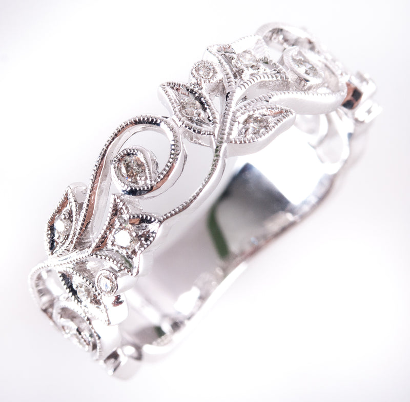 14k White Gold Round H SI1 Diamond Floral Style Wedding Ring .15ctw 4.30g