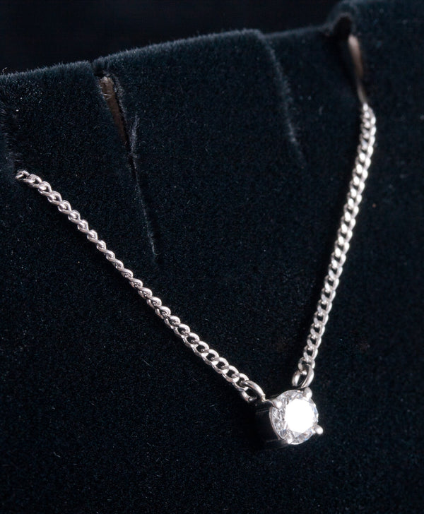.900 Platinum Round H SI2 Diamond Solitaire Necklace .33ct 3.10g