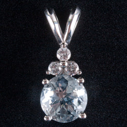 14k White Gold Round Aquamarine Solitaire Pendant W/ Diamond Accents .83ctw .82g