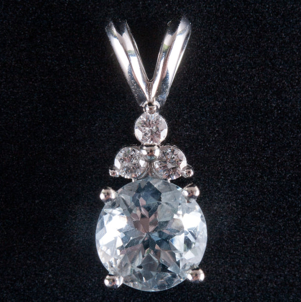 14k White Gold Round Aquamarine Solitaire Pendant W/ Diamond Accents .83ctw .82g