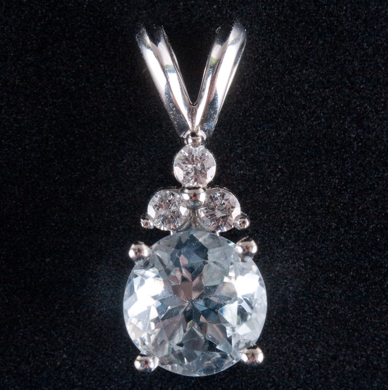 14k White Gold Round Aquamarine Solitaire Pendant W/ Diamond Accents .83ctw .82g