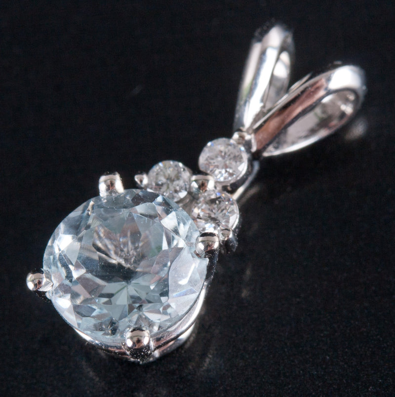 14k White Gold Round Aquamarine Solitaire Pendant W/ Diamond Accents .83ctw .82g