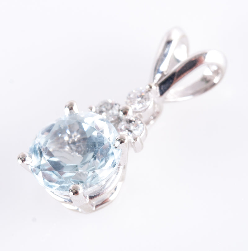 14k White Gold Round Aquamarine Solitaire Pendant W/ Diamond Accents .83ctw .82g