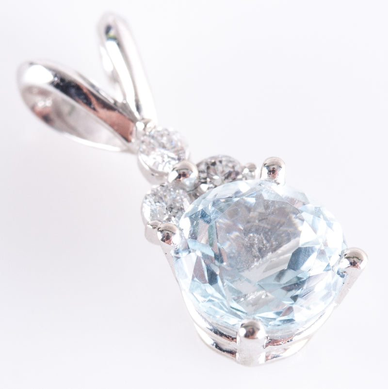 14k White Gold Round Aquamarine Solitaire Pendant W/ Diamond Accents .83ctw .82g