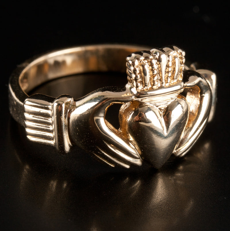 14k Yellow Gold Claddagh Style Ring 8.7g 3.3mm Band Width Size 10