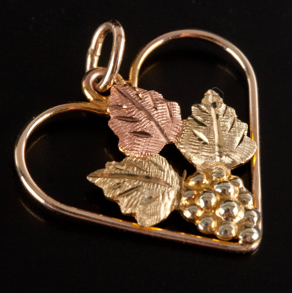 10k Black Hills Gold Heart Style Floral Leaf Pendant .70g 18mm x 16mm