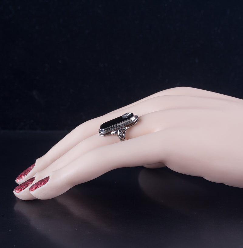 Vintage 1920's 18k White Gold Onyx Diamond Cocktail Style Ring .09ctw 3.95g