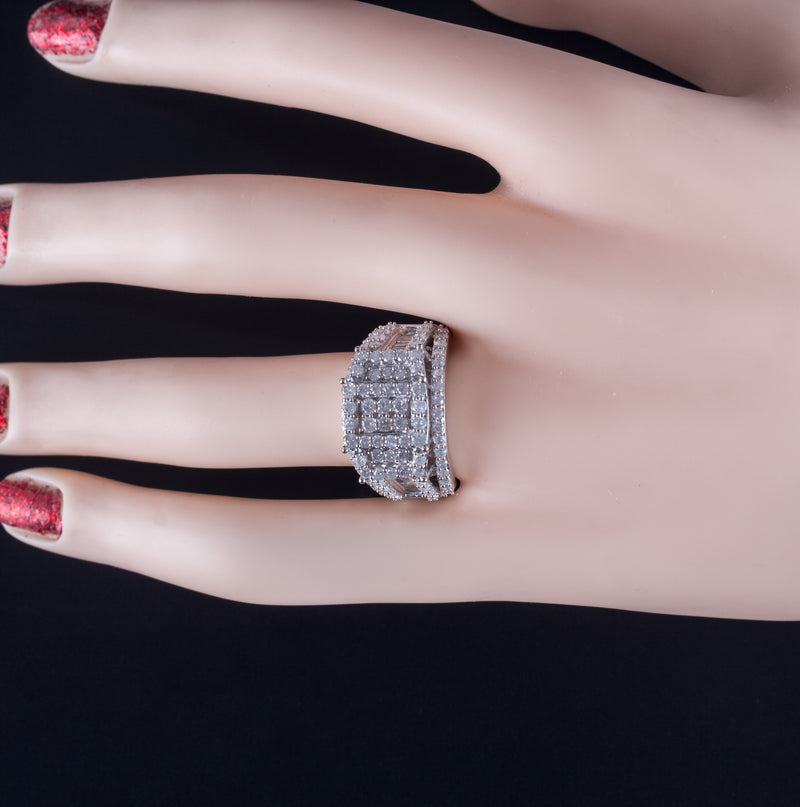 10k White Gold Round Baguette Diamond Cluster Cocktail Style Ring 1.39ctw 7.32g