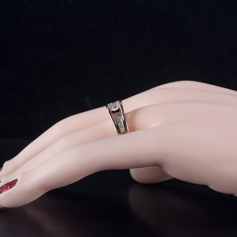 14k Yellow Gold Princess Round Diamond Invisible Set Ring .73ctw 4.94g