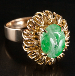 Vintage 1970's 14k Yellow Gold Oval Carved Jade Solitaire Cocktail Ring 8.13g