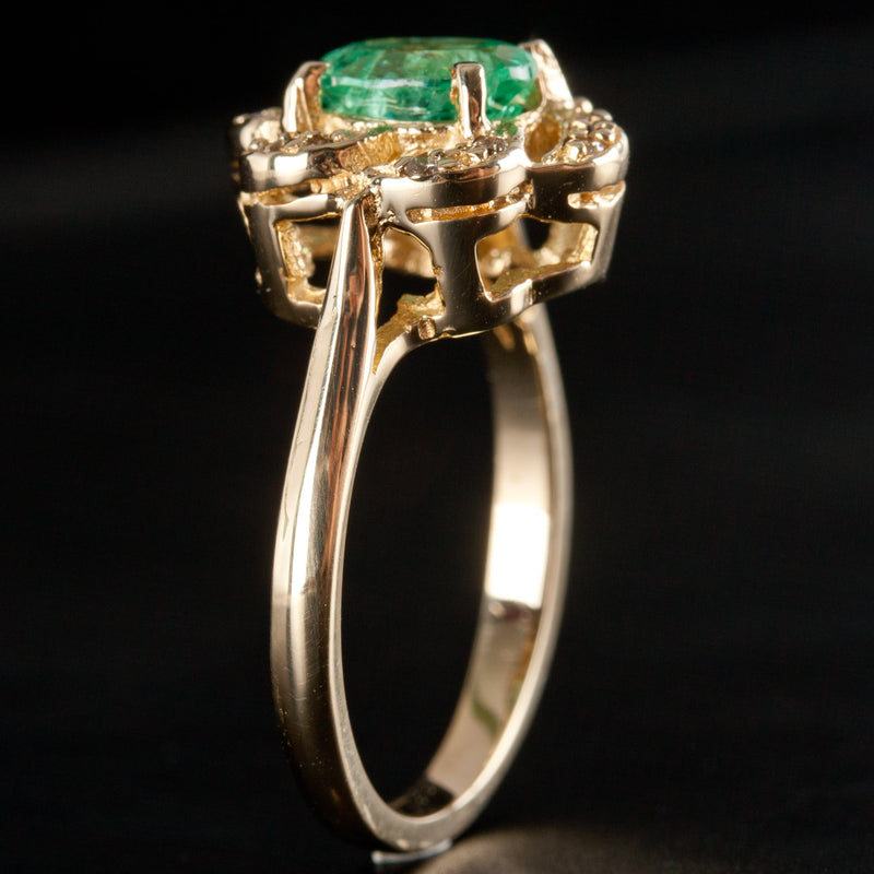 14k Yellow Gold Oval Emerald Solitaire Ring W/ Diamond Accents 1.01ctw 4.0g