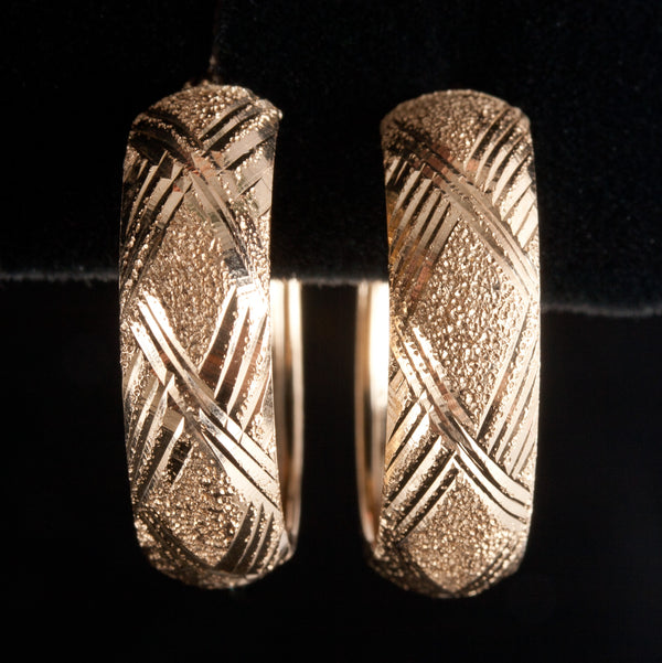 14k Yellow Gold Etched Style Hoop Earrings W/ Saddle Backs 2.65g