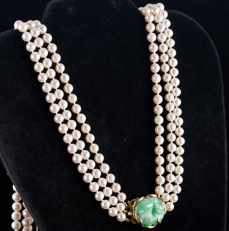 Vintage 1970s 14k Yellow Gold Three Strand Pearl Necklace With Jadeite Cat Clasp