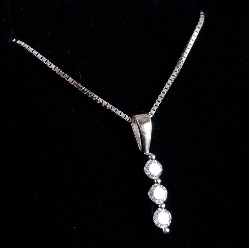 14k White Gold Round H SI3 Diamond Necklace W/ 18" Chain .30ctw 3.0g