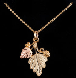 10k Black Hills Gold Floral Leaf Pendant W/ 18" Chain 2.59g 22.3mm x 15.4mm