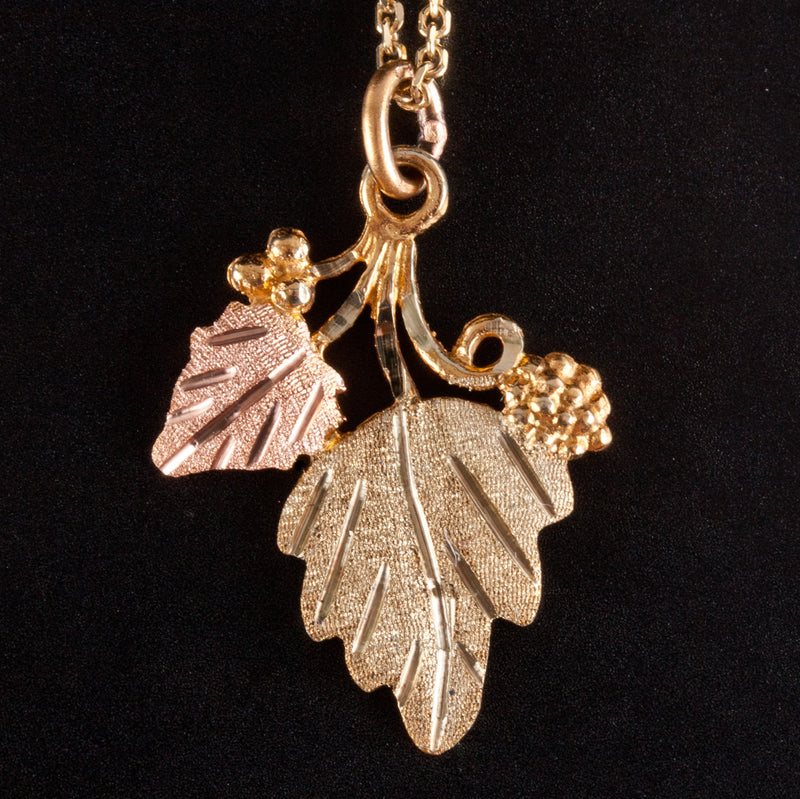 10k Black Hills Gold Floral Leaf Pendant W/ 18" Chain 2.59g 22.3mm x 15.4mm
